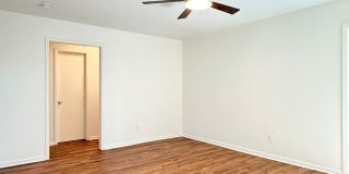 Beautiful 4 Bedroom 1.5 Bath - City View ISD Gallery 5
