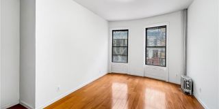 42 Hawthorne Street Gallery 4