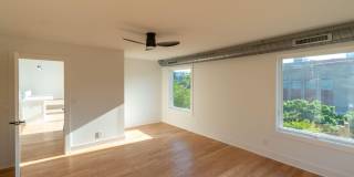 400 E Martin Street Gallery 12