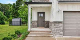 4 Bedroom Pet Friendly Home For Rent with Club House, Comm. Pool, & Comm Gym Access! Gallery 5