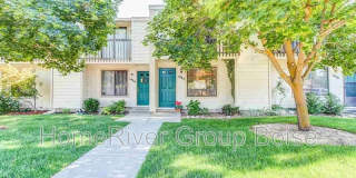 1982 E Old Saybrook Ln 1982 E Old Saybrook Ln Gallery 1