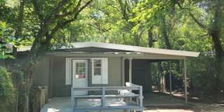 3 bed 2 bath home with a fenced-in yard! Available August 2026! Gallery 1