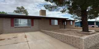 AVAILABLE NOW! 3 Bedroom, 2 Bath Huge Home Gallery 4