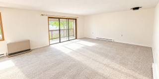 Spacious 2-Bedroom Condo in South Burlington Gallery 1