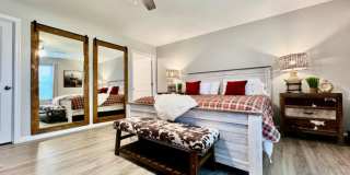 NEW Farmhouse Retreat Rustic decor and Cozy vibes! Gallery 19