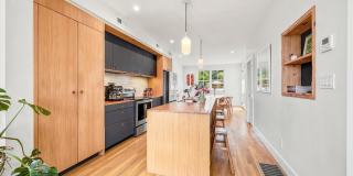 64 W QUEEN Lane Gallery 6