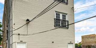 3421 W Armitage Avenue Gallery 18