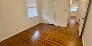 Updated Charming 3 bed 1-bath Gallery 4