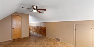 20254 Mackay Street Gallery 16