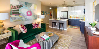 Nine15 Midtown Gallery 25