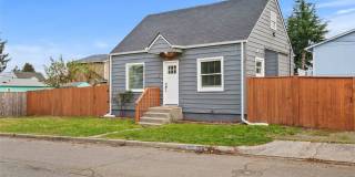 Updated South Tacoma Gem: Large Corner Lot  Covered Deck Gallery 1