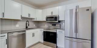 Old Town Scottsdale 2BR Apartment with Washer/Dryer, Pool & Spa – First Month FREE! Gallery 1
