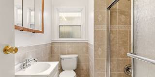 Spacious 3-Bedroom House in Oakland's Meadow Brook Gallery 15