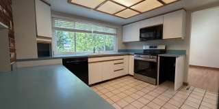 Quiet 5 Bed, 3 Bath Home in 80904 Gallery 7