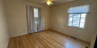 Stunning Nob Hill Bungalow! Gallery 14