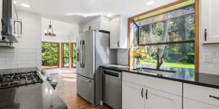 Lakewood Tri-Level Gallery 8