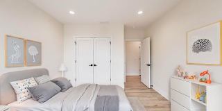 5035 N. Lincoln Ave Gallery 2