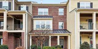 Spacious and Well Maintained Townhome in Austin Creek Gallery 1