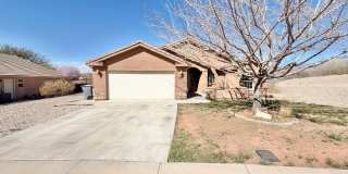 Charming 3 Bed 2 Bath + DEN/OFFICE Area! Gallery 1