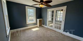 86 School St Gallery 22