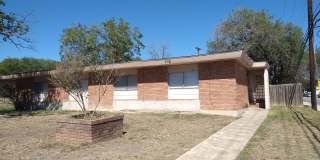 COZY DUPLEX, NEAR SHOPPING & 281! Gallery 25