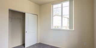 Redmond Square Gallery 30