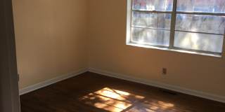 2603 East 10th Street Gallery 1