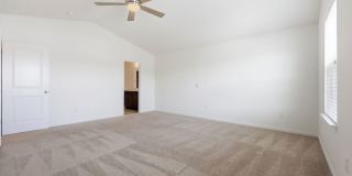 3 Bed 2.5 Bath With Fenced in Yard! Gallery 8
