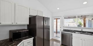 Charming 4BR House in Phoenix Gallery 4