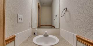 Spacious 3 Bed, 3 1/2 Bath Townhome in Northwest Fort Collins! Gallery 4