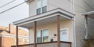 Updated 4BR House with 2 full baths and yard! Gallery 1