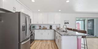 Scottsdale Oasis Ready for July move-in! Gallery 12