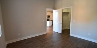 3833 N Broadway Gallery 110