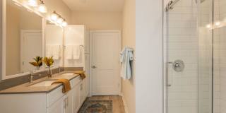 Middle Sound West Apartments Gallery 63