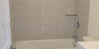 713 SE 13th St Cir Gallery 17
