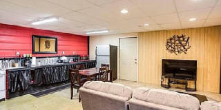 Cute, industrial-modern, and conveniently located!! Gallery 5