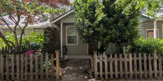 3 Bedroom, 2 Bath Home Close To Skinner Butte! Gallery 1