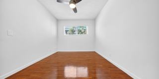 336 S Alexandria Ave Gallery 32