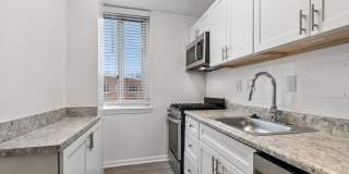 Quebec House Gallery 38