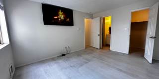 Updated 2-Bedroom Condo with Water Views, 2 Parking Spaces & Poolside Location Gallery 14