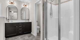 4 bedroom 2.5 bathroom home close to beaches, shopping, and Marine Corps Bases. Gallery 51