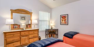 Luxury 4-bedroom - 4 bath with garage Gallery 25