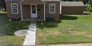 2 Bedroom, 1 Bathroom House with Detached Garage Gallery 1