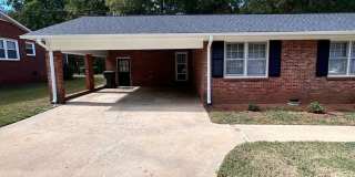 3 Bedroom, 2 Bathroom Brick Home Gallery 4