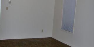 2205 Crest St Gallery 13
