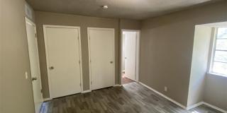 Very Large 2/2.5 Townhome with covered parking Gallery 18