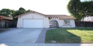 Beautiful Renovated 4-bedroom Tracy Home Gallery 1