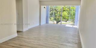 8897 Fontainebleau Blvd Gallery 2