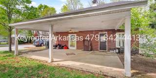 Charming 1 Bedroom Cottage-Style Home with Spacious Yard Charming 1 Bedroom Cottage-Style Home with Spacious Yard Gallery 4