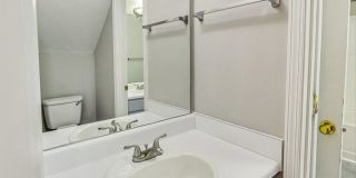Single-family home in Kennesaw, GA near KSU, Town Center and Woodstock. Gallery 25
